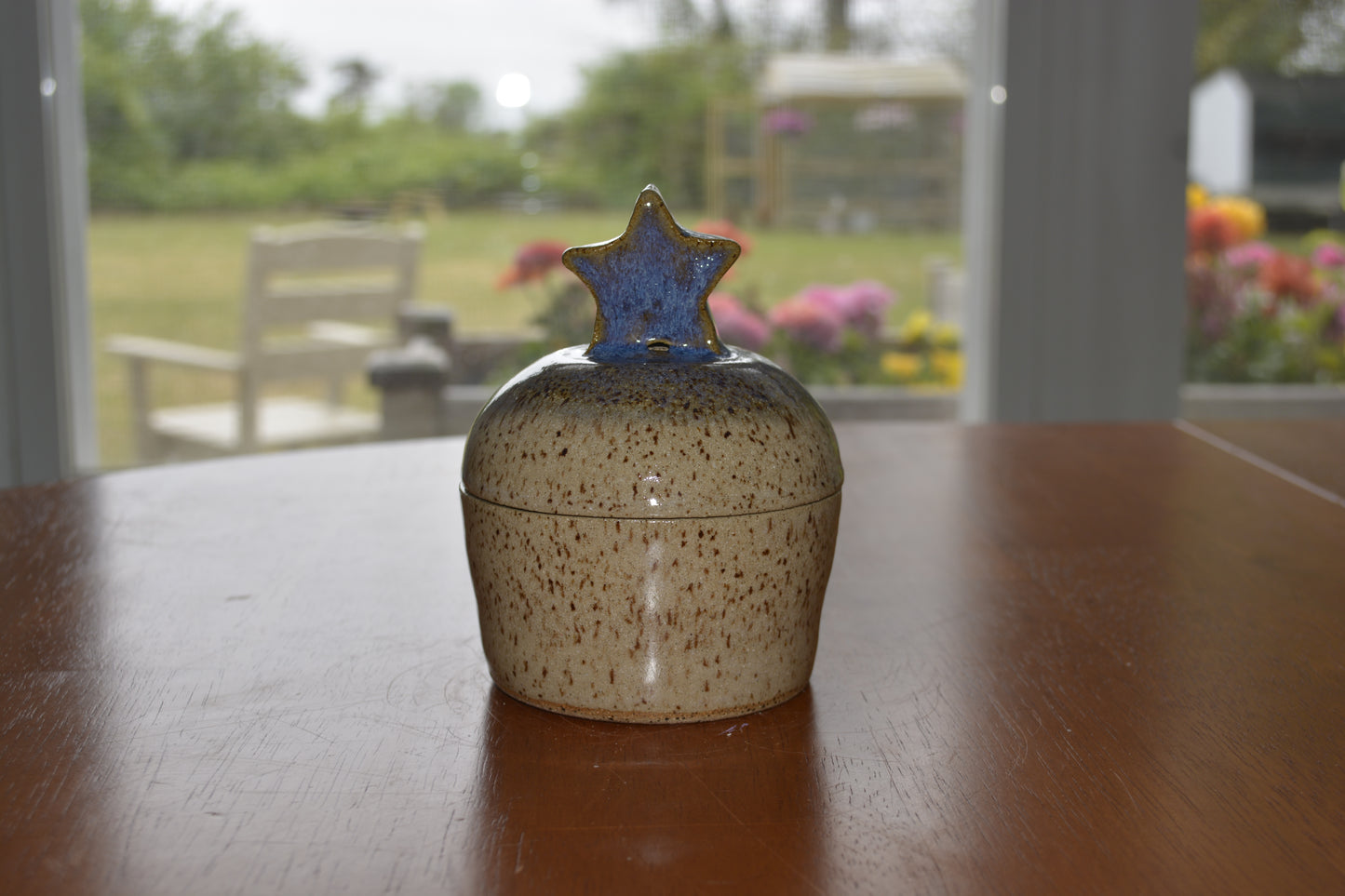 LC-2 Lidded Container STAR