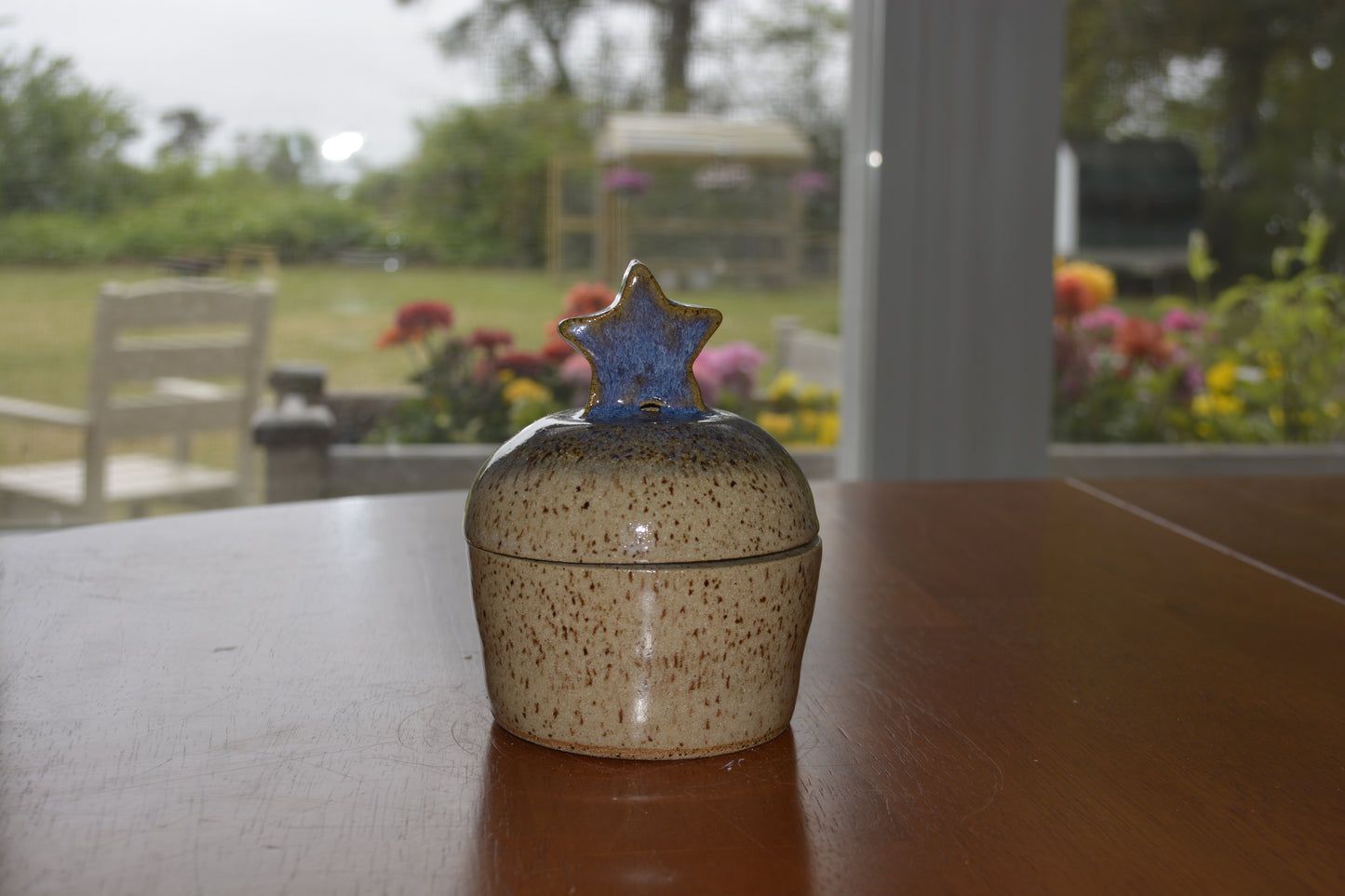 LC-2 Lidded Container STAR